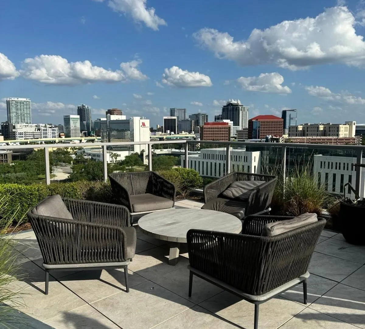 Luxury Living Downtown Orlando Apartment 0*,